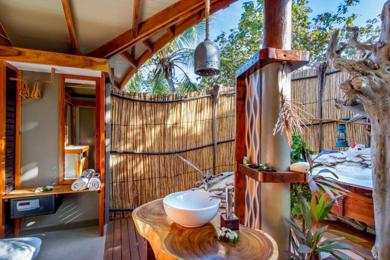 Barefoot Kuata Island Resort Exterior photo