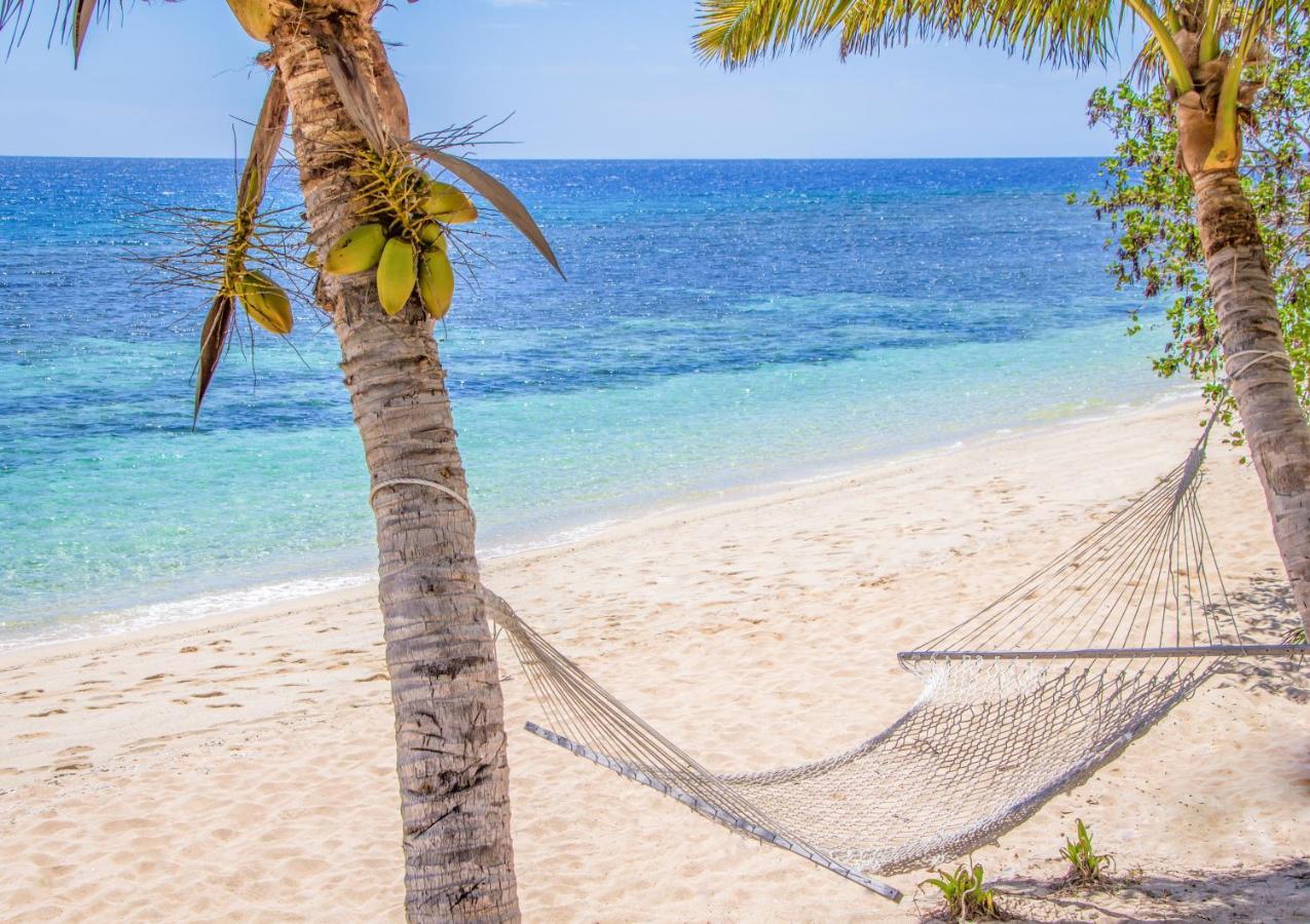 Barefoot Kuata Island Resort Exterior photo