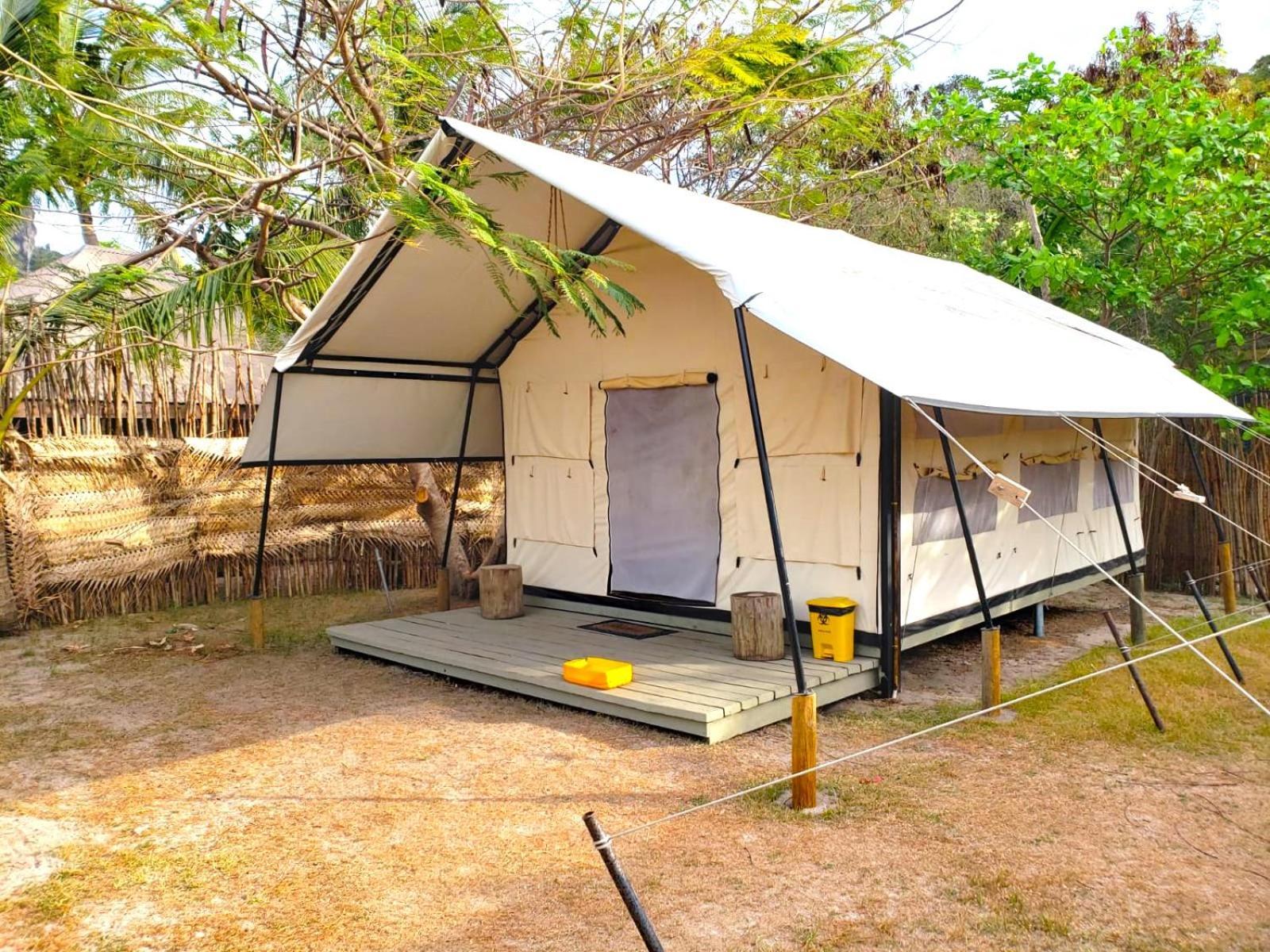 Barefoot Kuata Island Resort Exterior photo