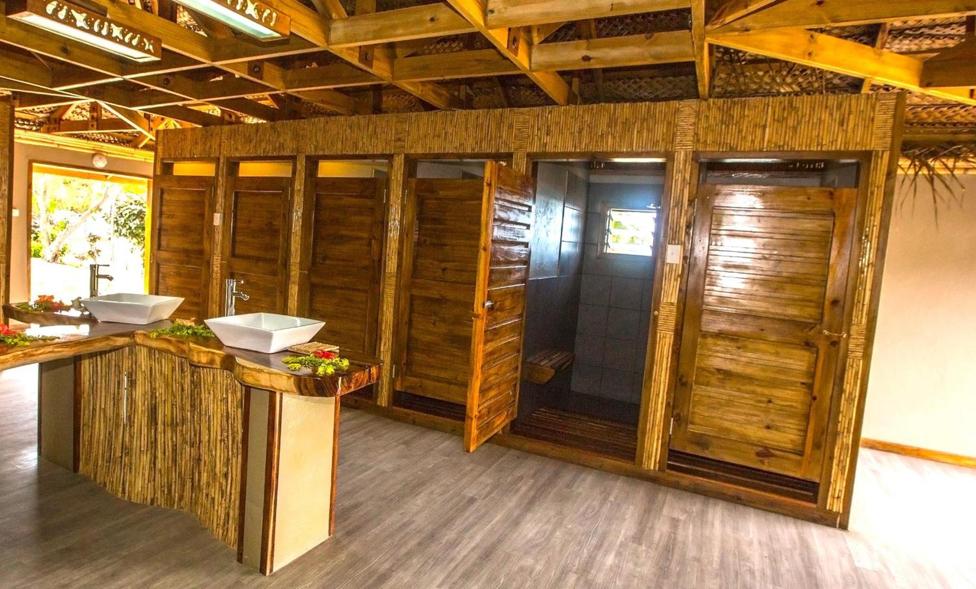 Barefoot Kuata Island Resort Exterior photo