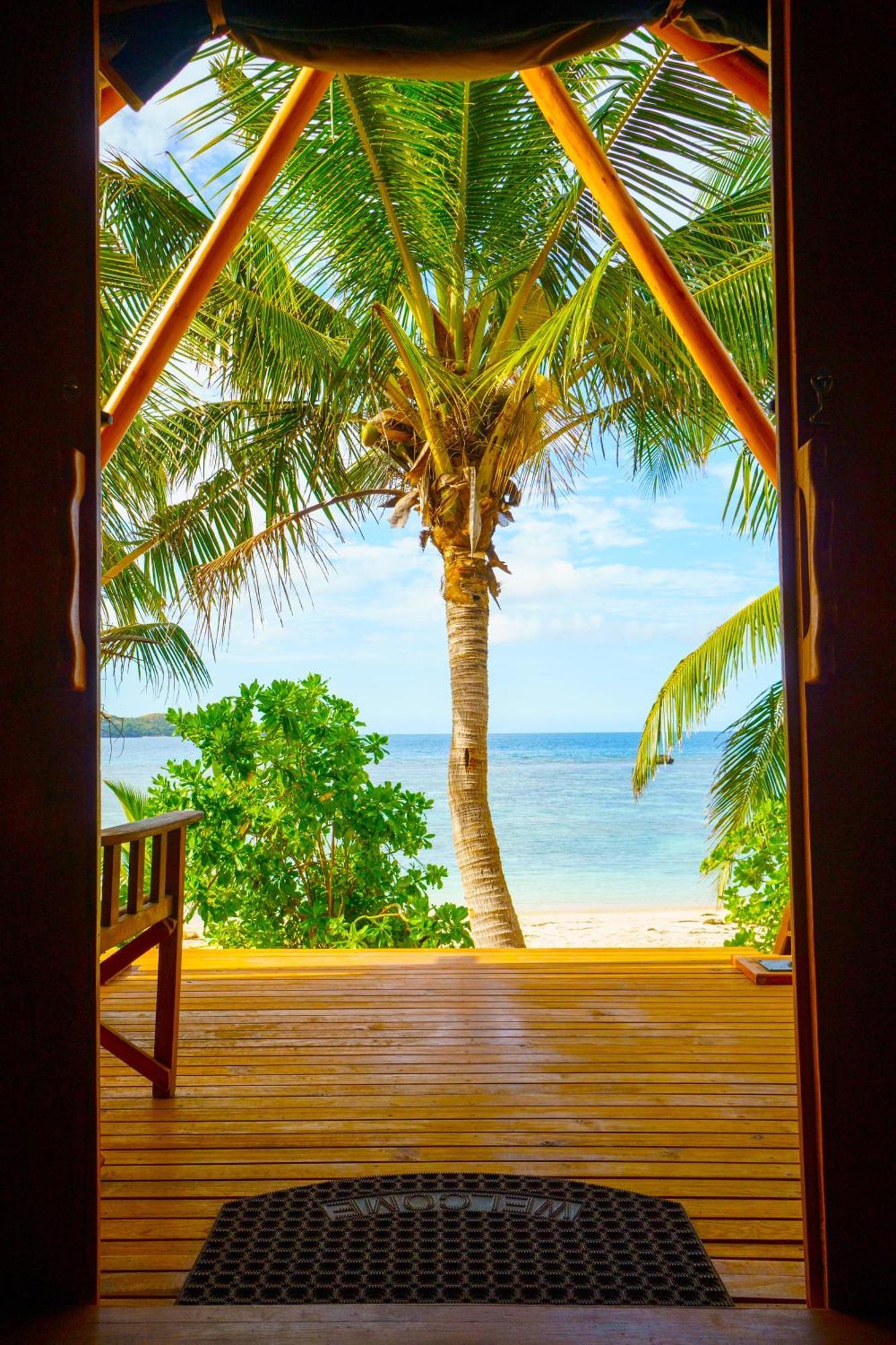 Barefoot Kuata Island Resort Exterior photo